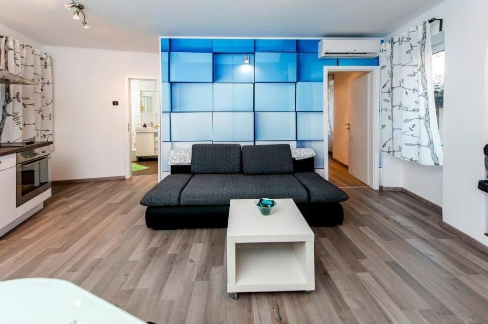 Apartman Puzzle 로비니 외부 사진